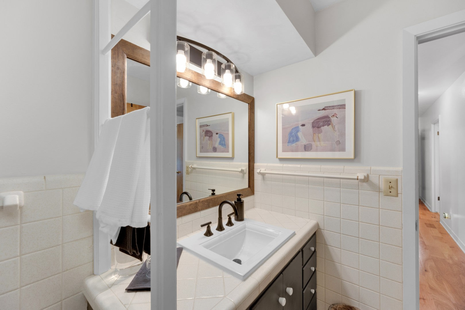 Colossal Oaks on Walnut St | Corner Lot | Downtown